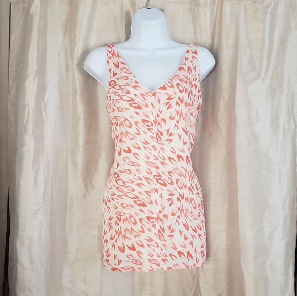 NWOT CAbi pink & white abstract print sleeveless blouse tank top Womens Small - Picture 7 of 7